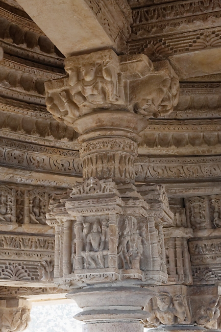 Gwalior-Temples de Sas Bhu-023